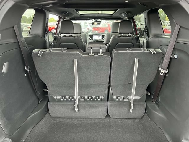 New 2025 Chrysler Pacifica Select AWD/4WD image 9