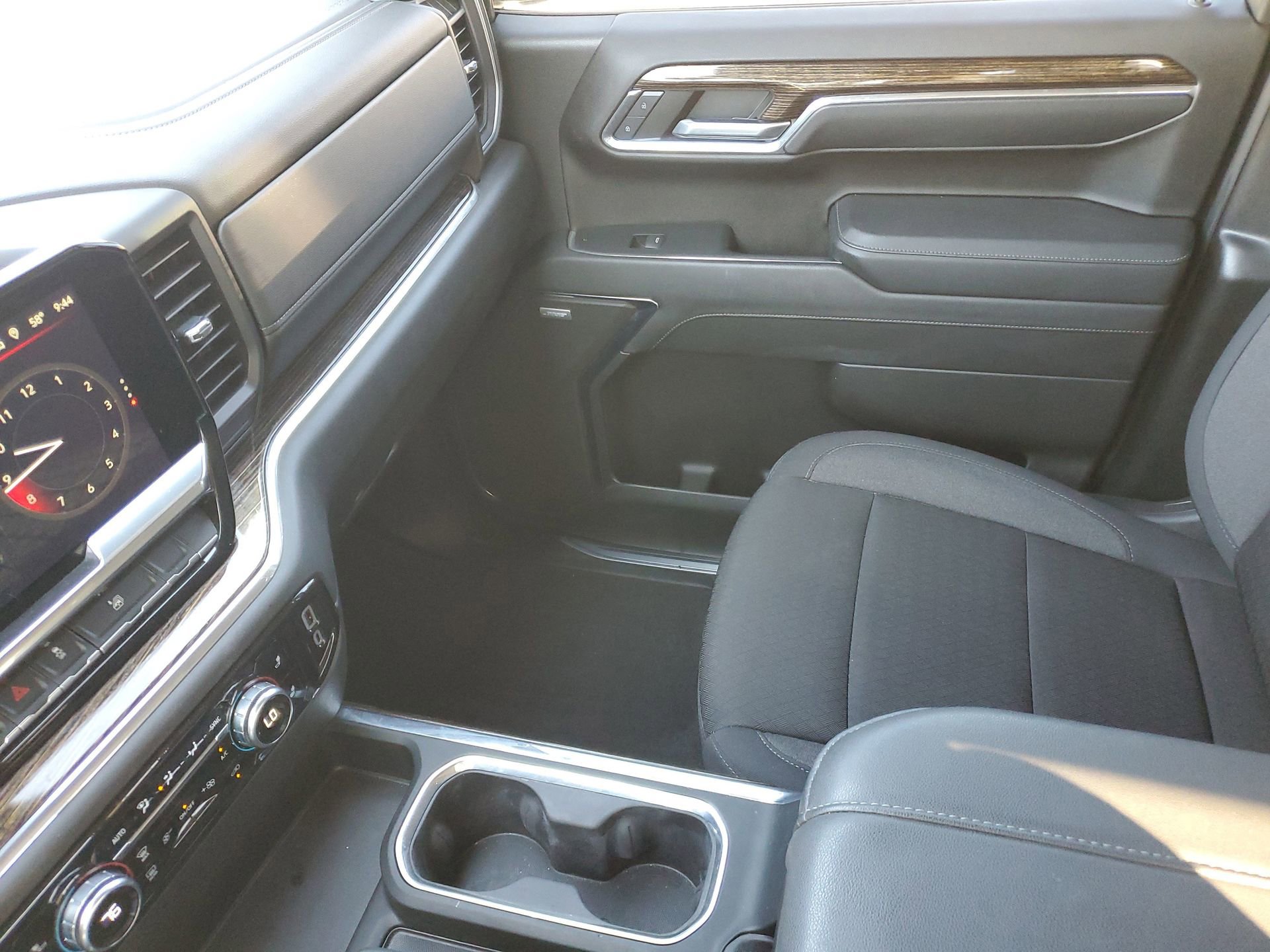 Used 2024 GMC Sierra 1500 Elevation w/ Preferred Package image 25