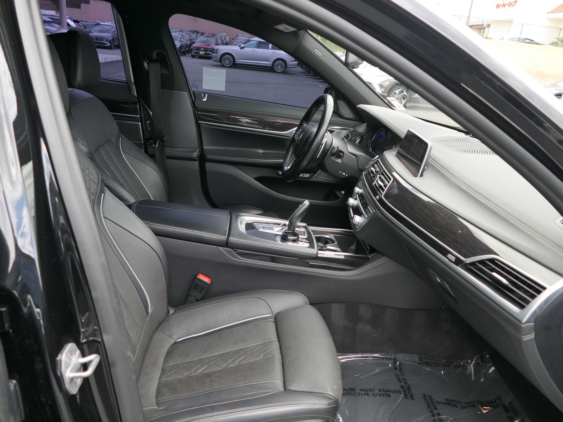 Used 2019 BMW 740i w/ M Sport Package RWD image 29