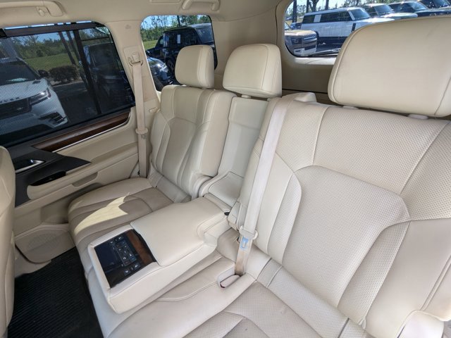 Used 2021 Lexus LX 570 4WD w/ Luxury Package image 12