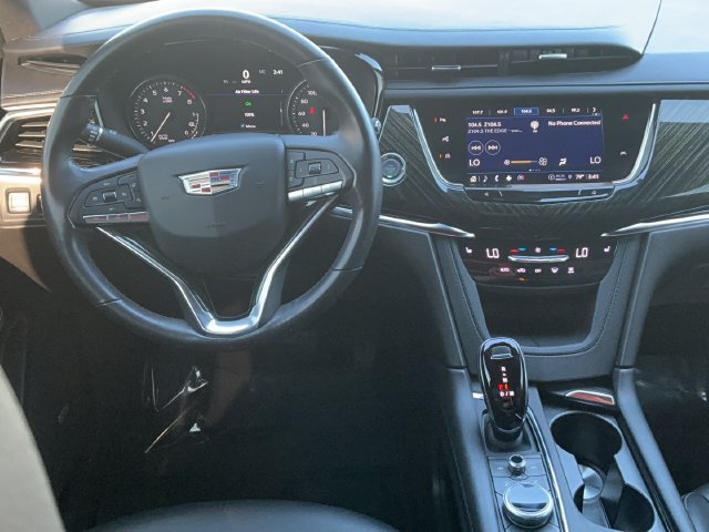 Used 2022 Cadillac XT6 Premium Luxury w/ Technology Package FWD image 10