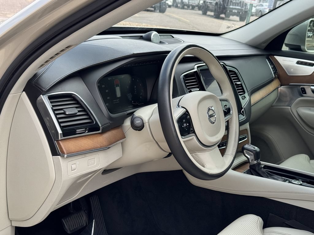 Used 2016 Volvo XC90 T6 Inscription w/ Vision Package AWD/4WD image 23