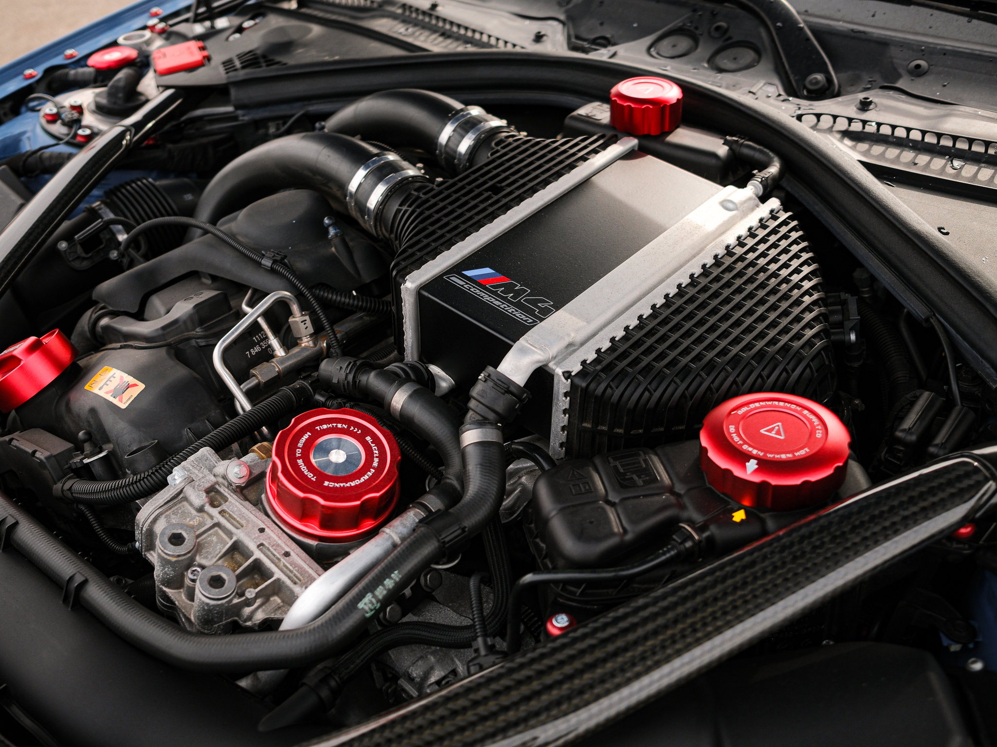 Used 2018 BMW M4 Convertible image 36