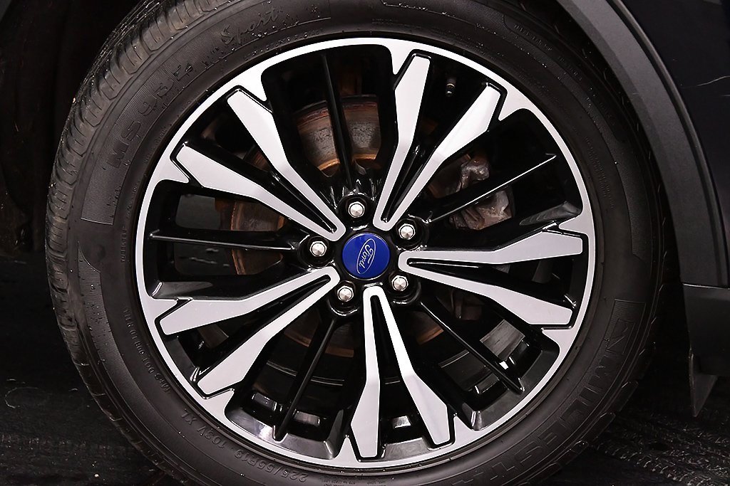 Used 2022 Ford Escape SEL w/ SEL Stealth AWD Package image 9