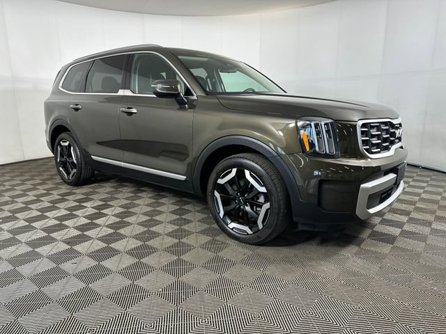 Used 2024 Kia Telluride S image 2