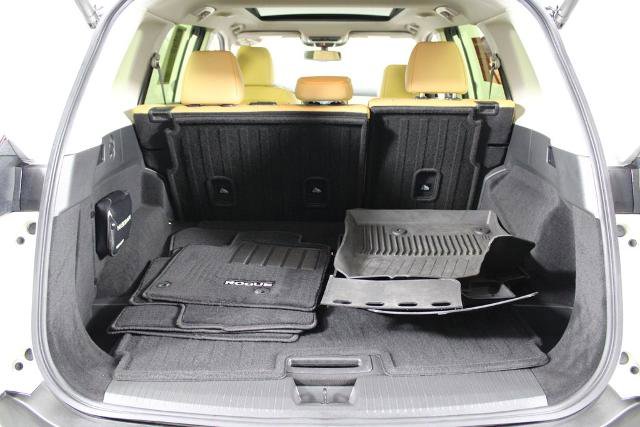 Certified 2023 Nissan Rogue Platinum image 17