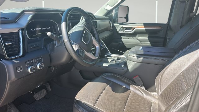 Used 2024 GMC Sierra 2500 Denali w/ Denali Reserve Package AWD/4WD image 9