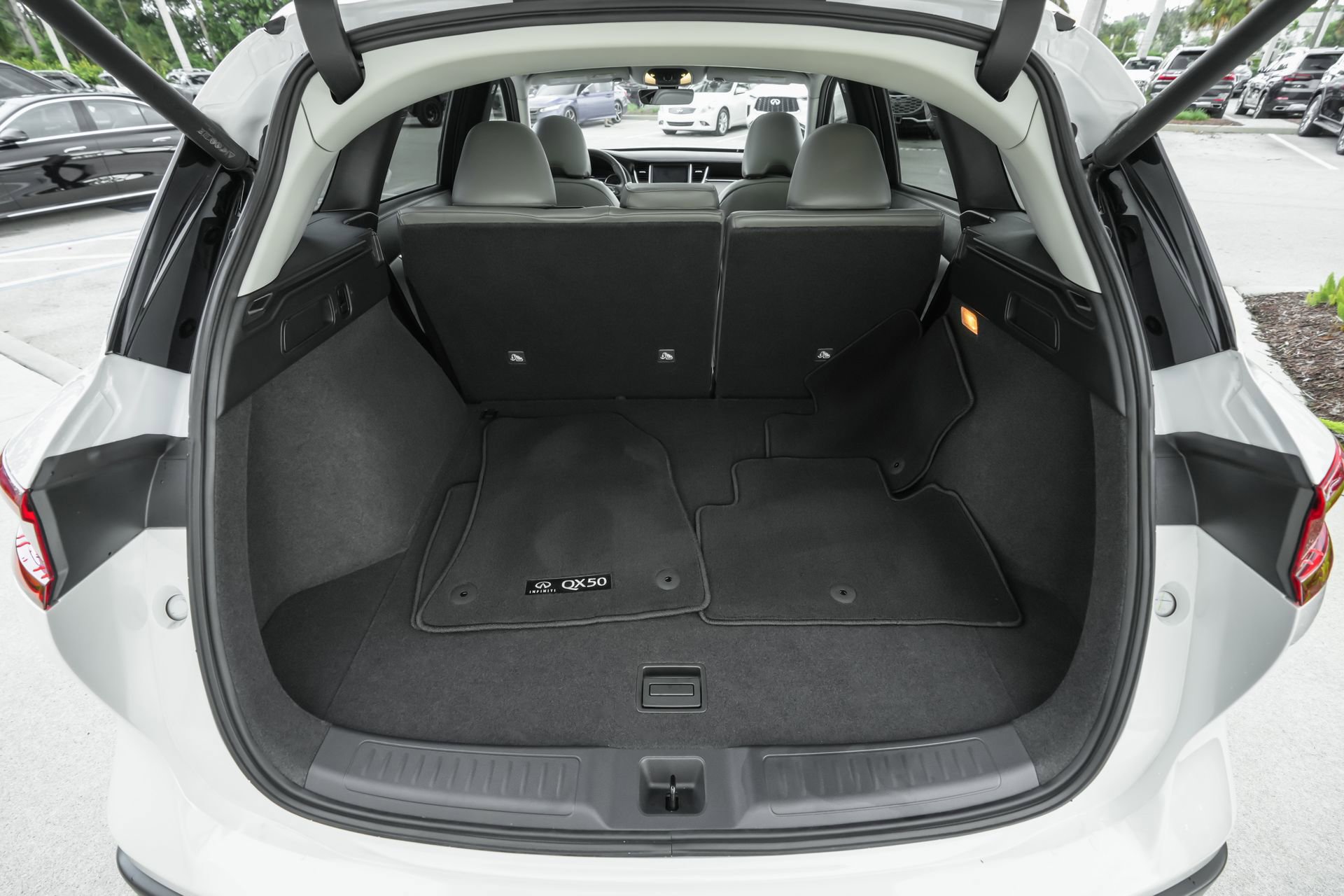Used 2025 INFINITI QX50 Luxe image 38