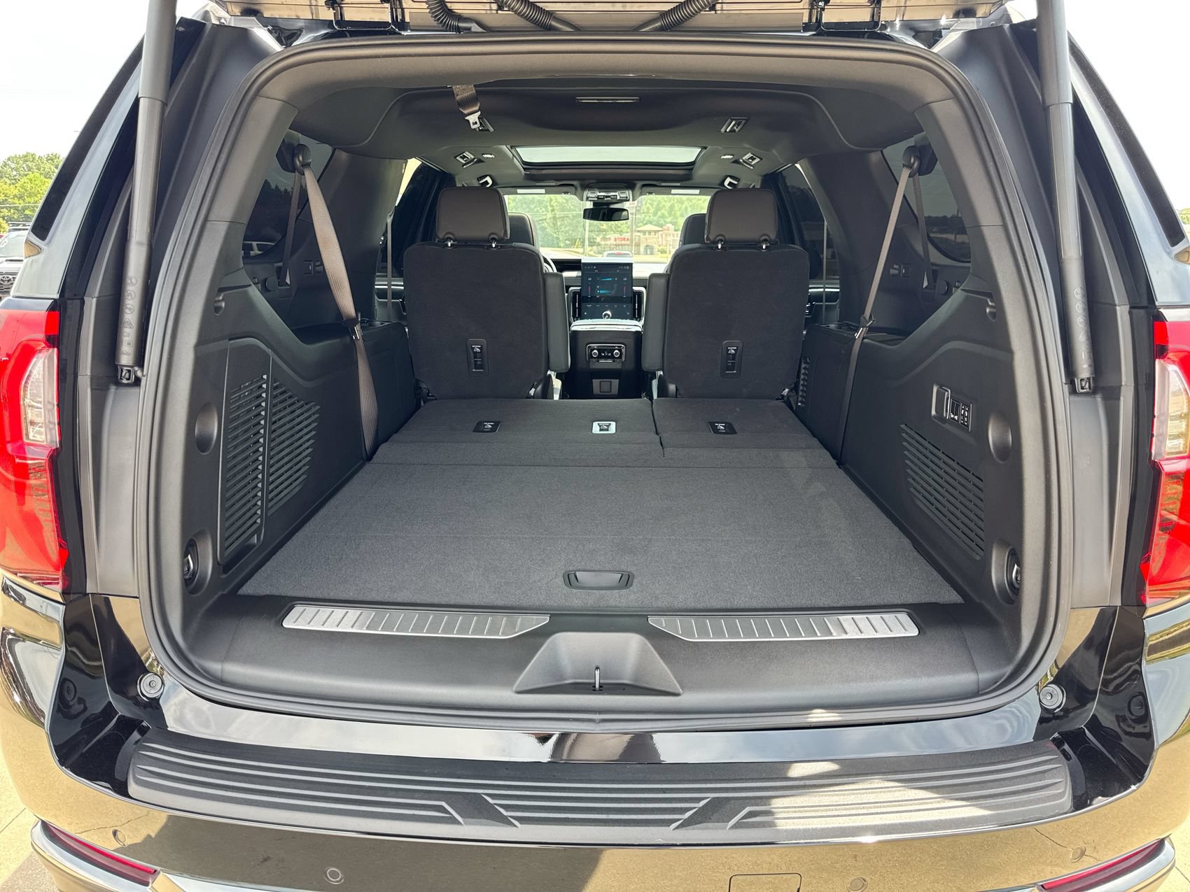 Used 2026 GMC Yukon XL AT4 AWD/4WD image 26