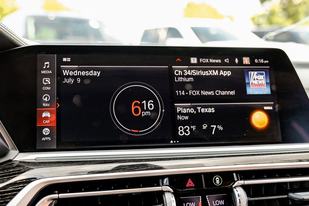 Used 2021 BMW X7 M50i w/ Executive Package image 32