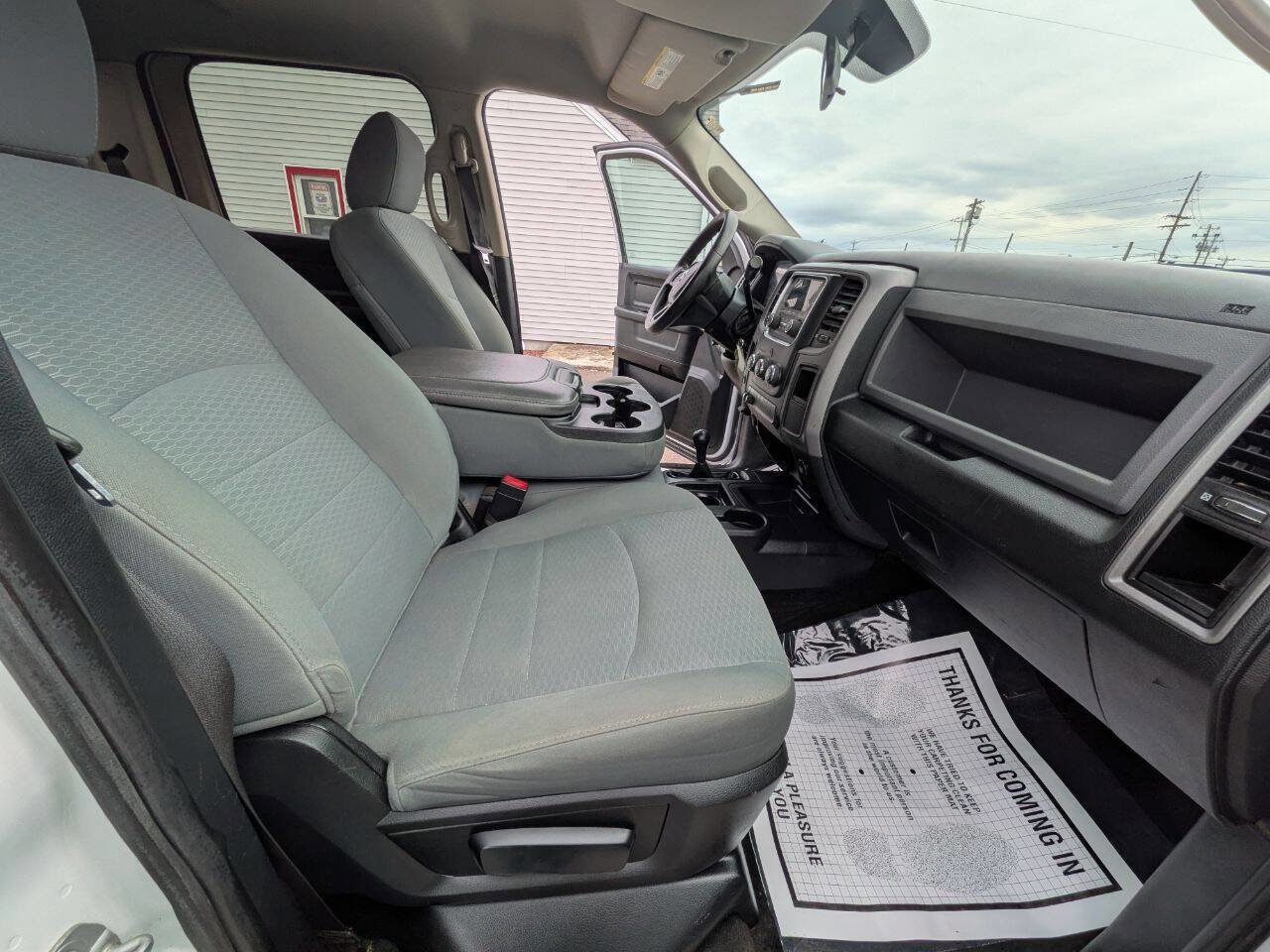 Used 2016 RAM 2500 Tradesman w/ Chrome Appearance Group image 17