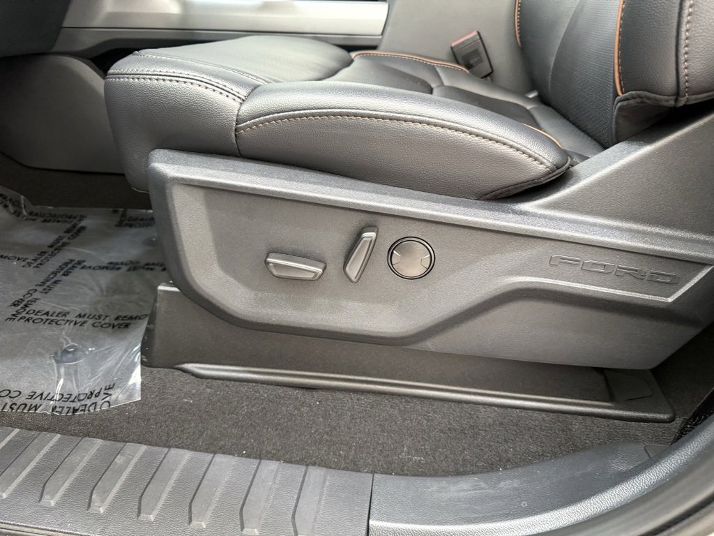 New 2026 Ford F350 4x4 Crew Cab Super Duty image 13