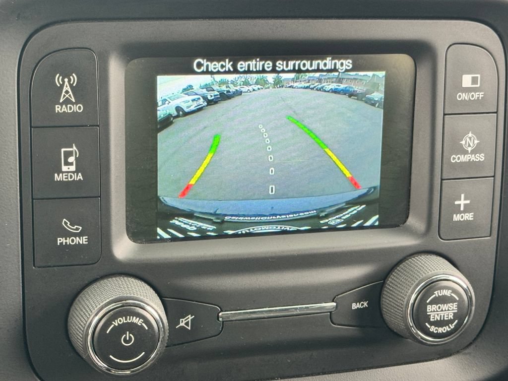 Used 2016 Jeep Renegade Latitude w/ Cold Weather Group FWD image 31