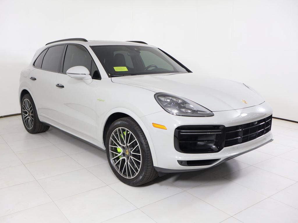 Certified 2020 Porsche Cayenne Turbo S AWD/4WD image 34