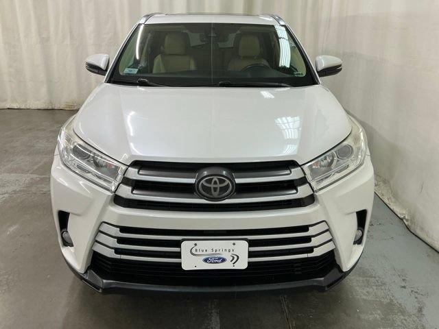 Used 2018 Toyota Highlander XLE AWD/4WD image 9