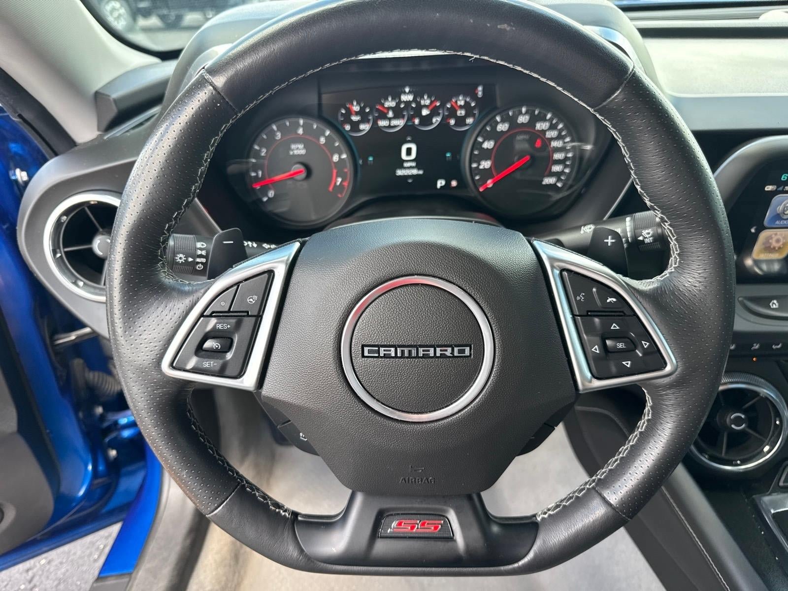 Used 2018 Chevrolet Camaro SS w/ LPO RS/SS Interior Package RWD image 8