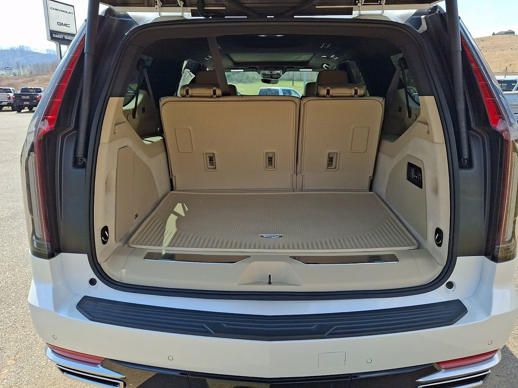 Used 2024 Cadillac Escalade ESV Premium Luxury w/ Performance Package image 29
