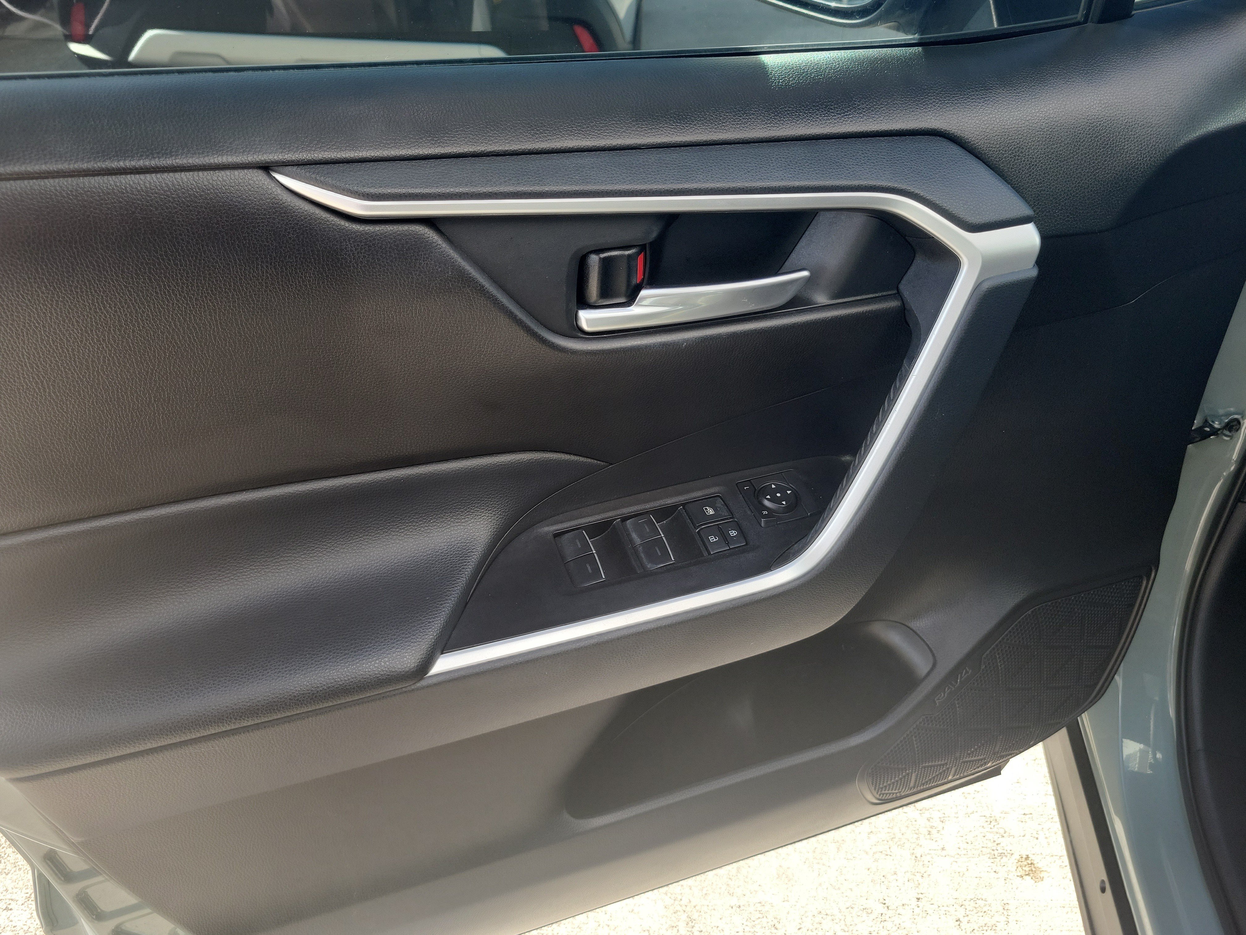 Used 2023 Toyota RAV4 XLE Premium FWD image 21