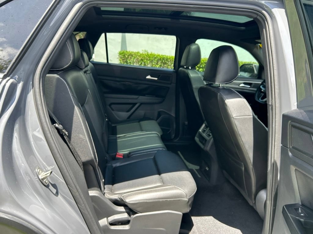 Used 2020 Volkswagen Atlas Cross Sport SE w/ Panoramic Sunroof Package FWD image 46