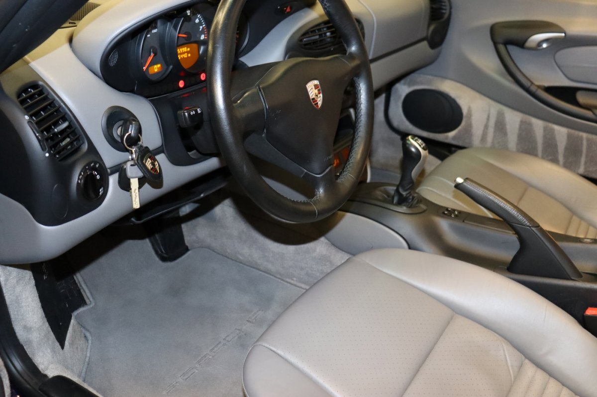 Used 2001 Porsche Boxster image 14