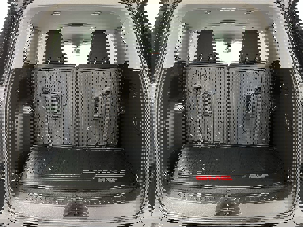 Certified 2023 GMC Acadia SLE w/ Driver Convenience Package image 30