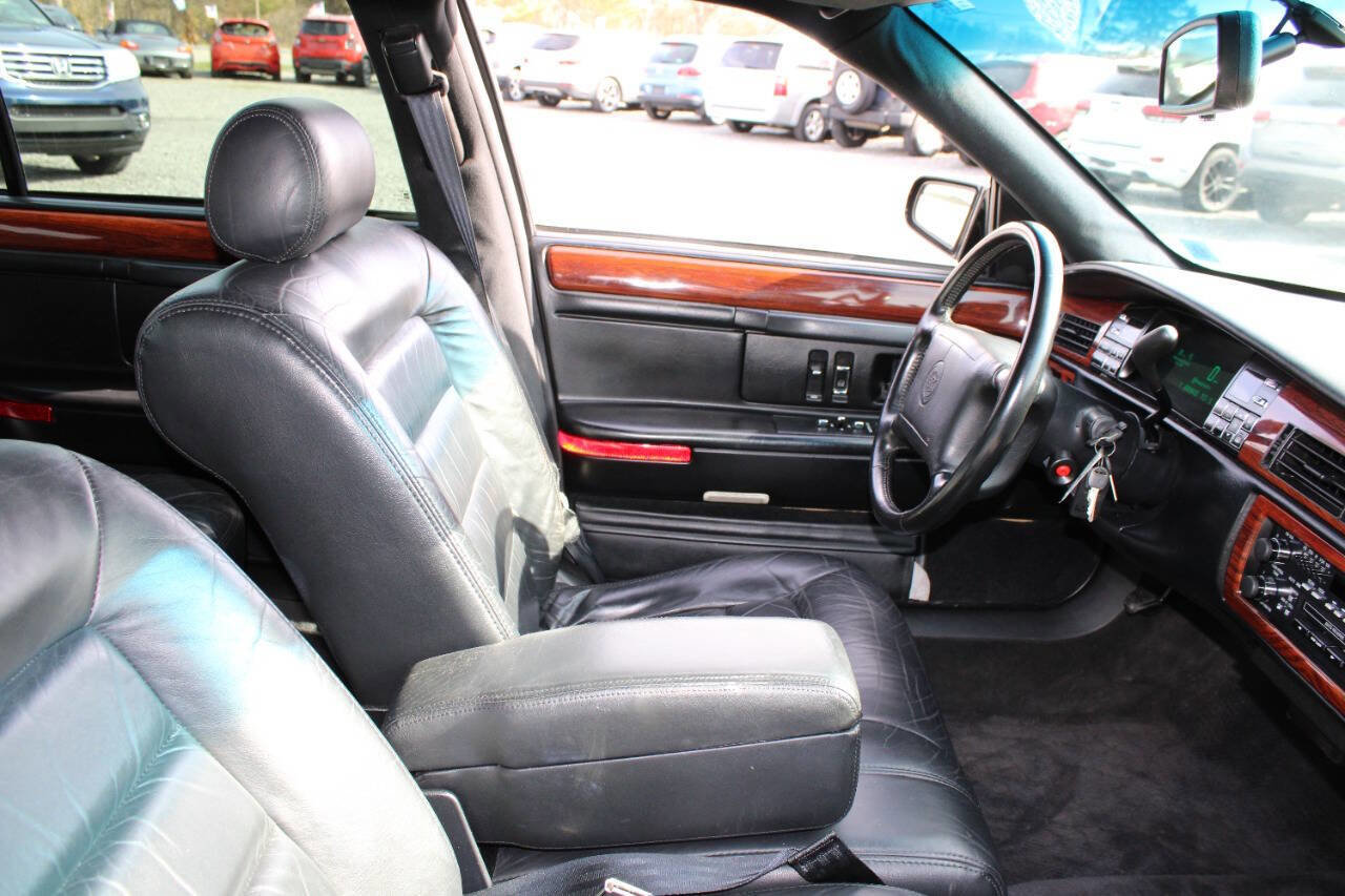 Used 1995 Cadillac De Ville Sedan image 11