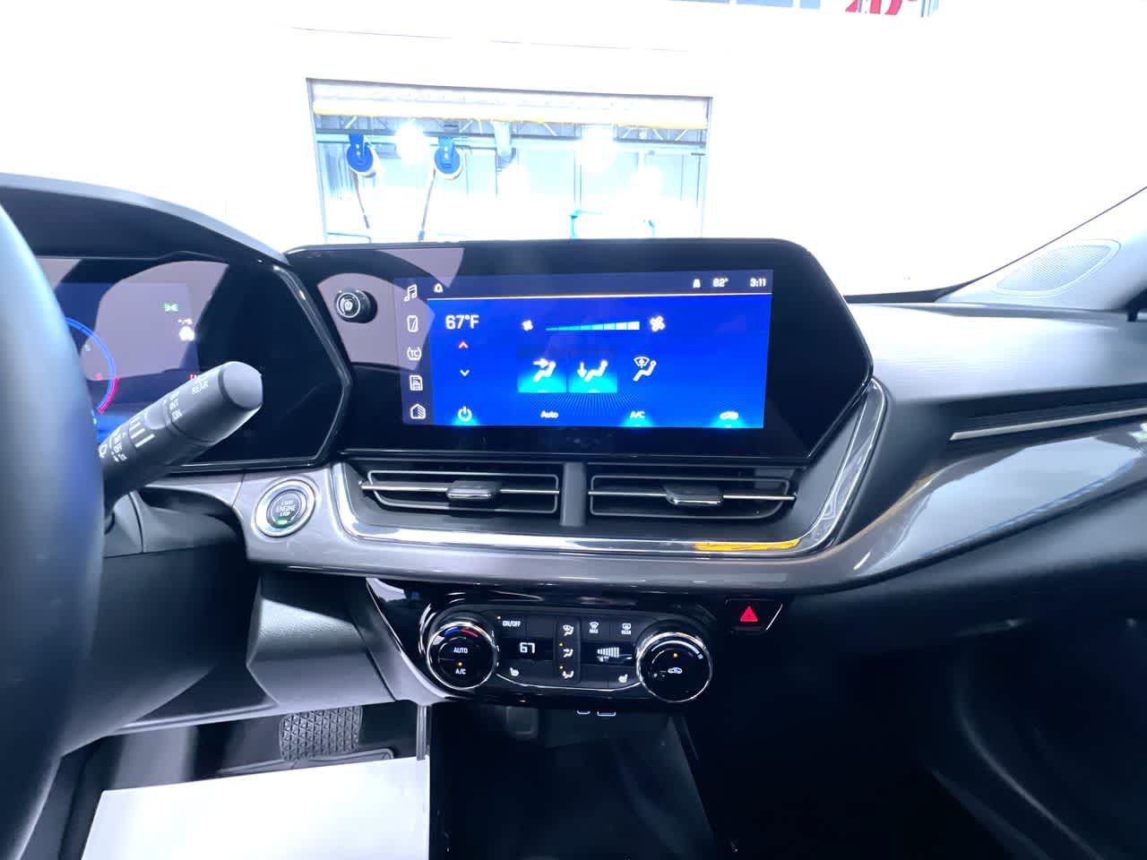 Used 2025 Chevrolet Trax ACTIV w/ Sunroof Package FWD image 27