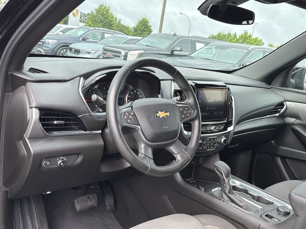 Used 2023 Chevrolet Traverse LT AWD/4WD image 10
