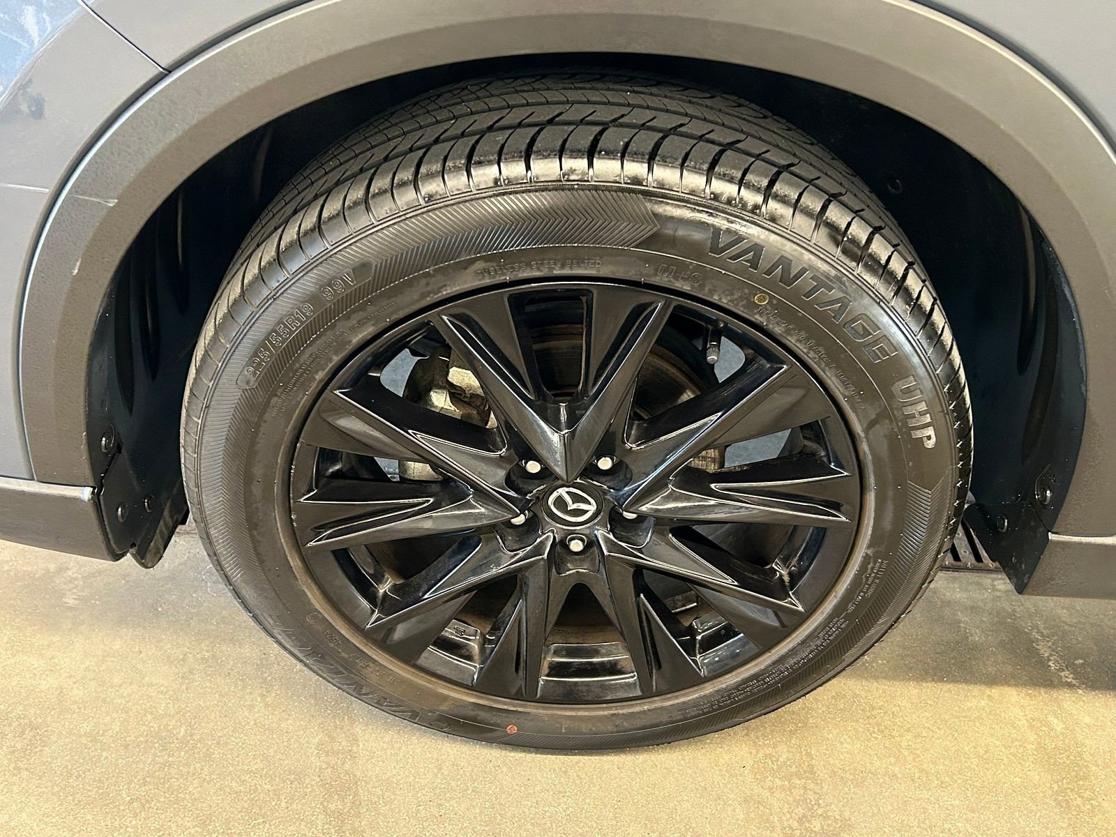 Used 2024 MAZDA CX-5 Carbon Edition image 9