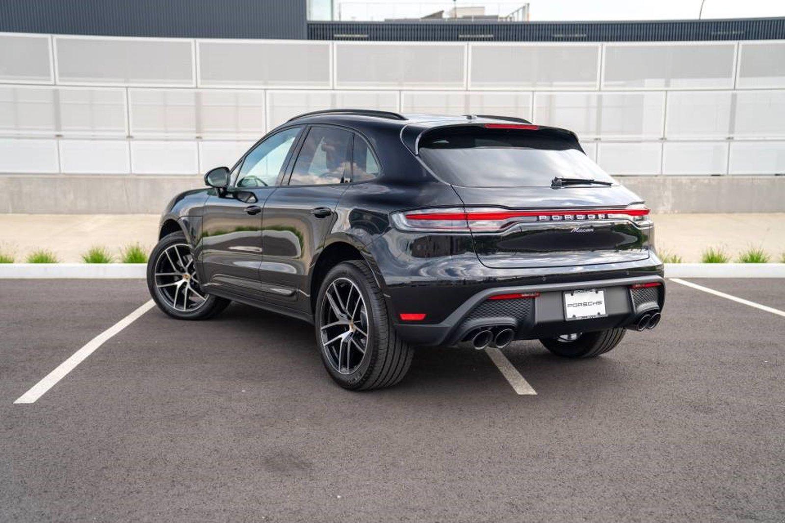 New 2026 Porsche Macan AWD/4WD image 3