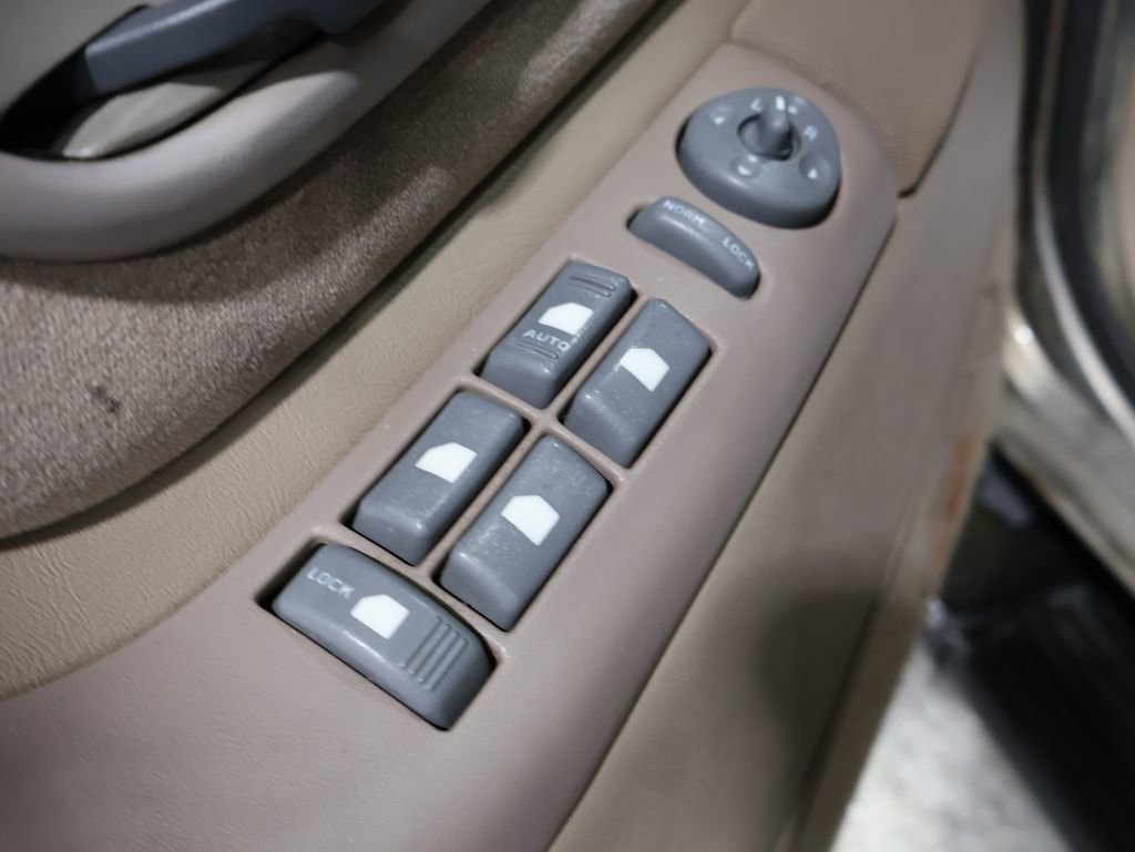 Used 1999 GMC Suburban 4WD w/ Marketing Opt Pkg 3 image 21