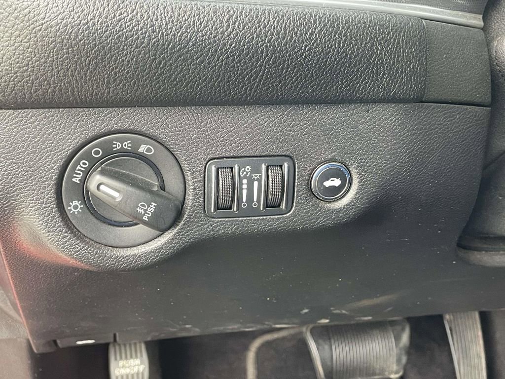 Used 2016 Dodge Challenger SXT Plus RWD image 15
