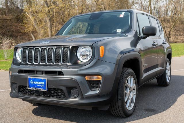 Used 2023 Jeep Renegade Latitude image 2