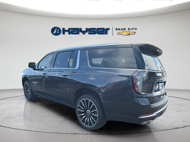 Certified 2025 Chevrolet Suburban High Country AWD/4WD image 3