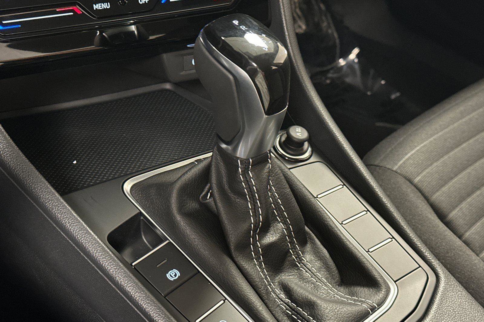 New 2025 Volkswagen Jetta SE image 19