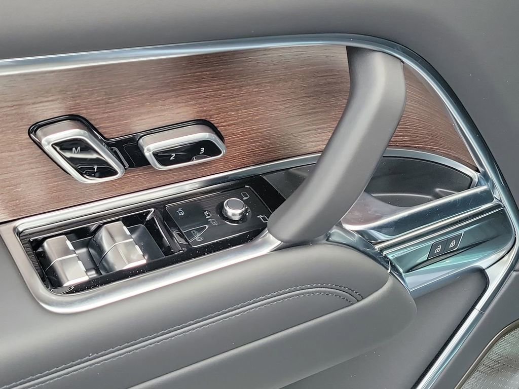 New 2026 Land Rover Range Rover Long Wheelbase Autobiography image 24