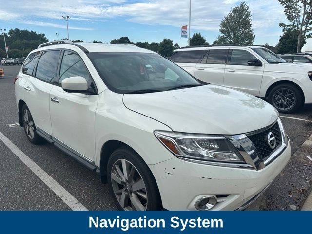 Used 2014 Nissan Pathfinder Platinum w/ Cargo Package FWD image 2