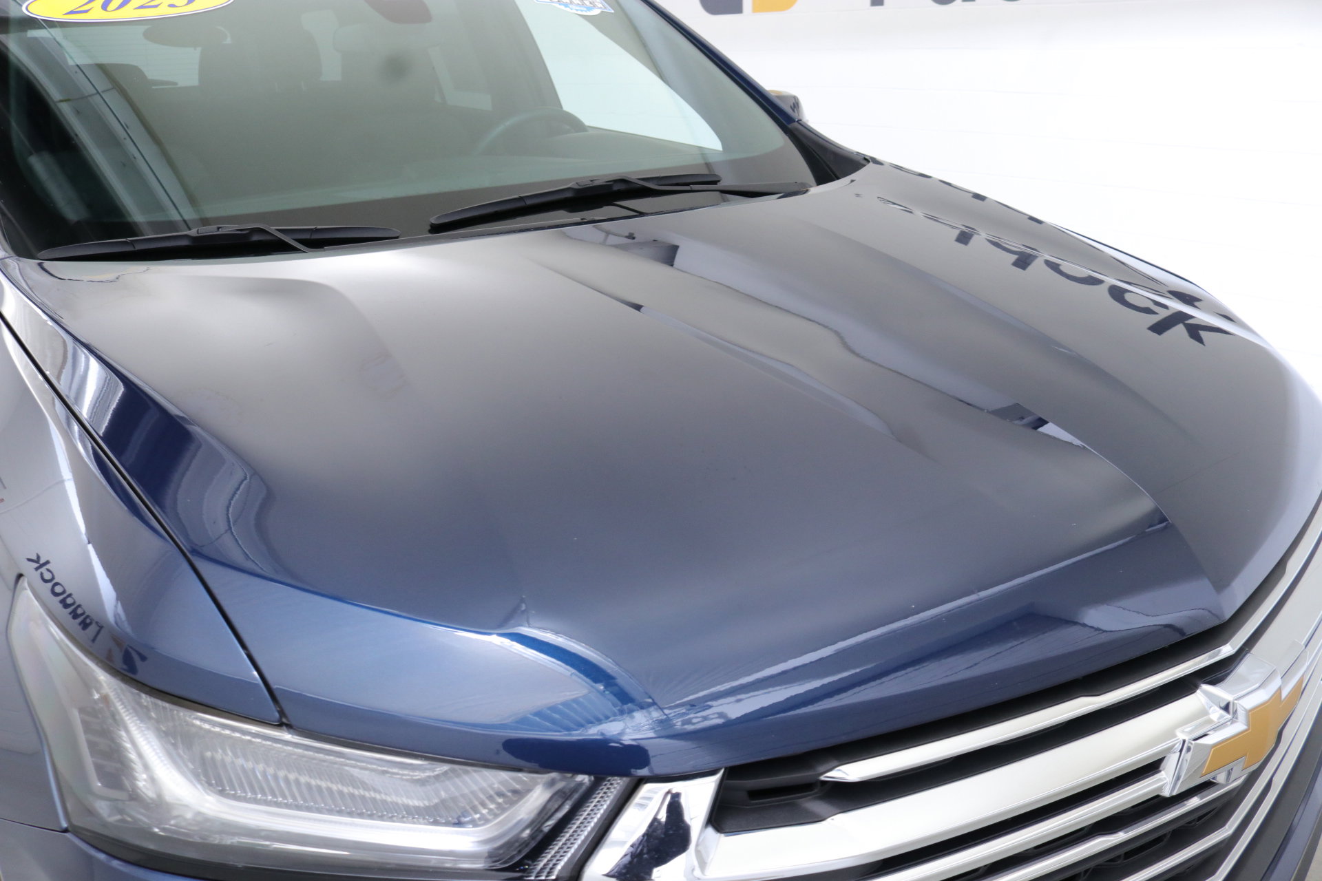 Used 2023 Chevrolet Traverse LT image 11