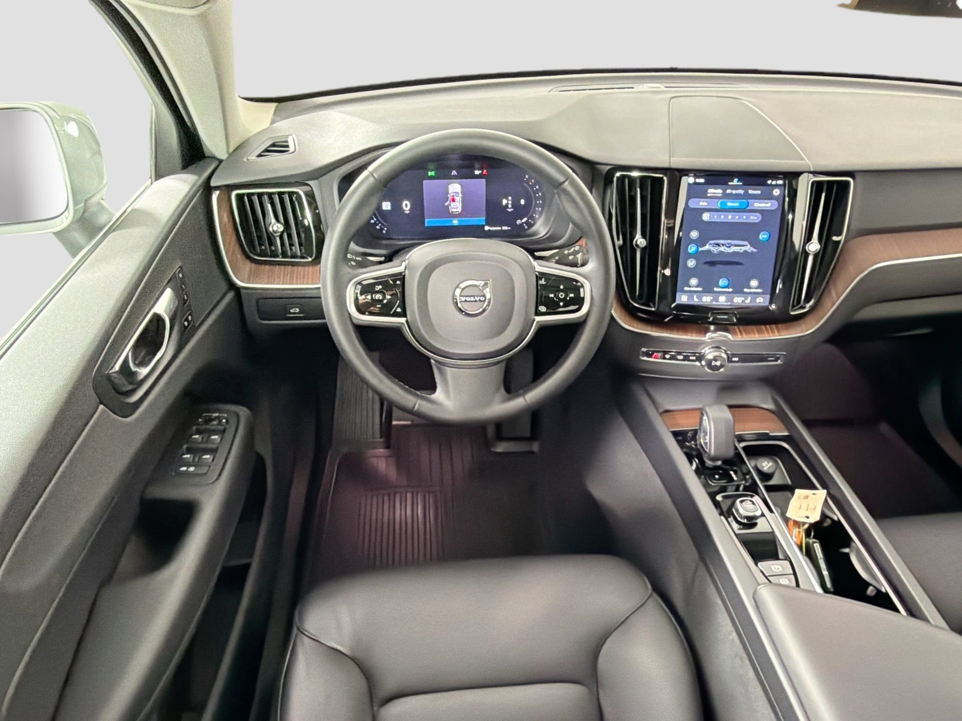 Certified 2023 Volvo XC60 B5 Plus w/ Protection Package Premier FWD image 23