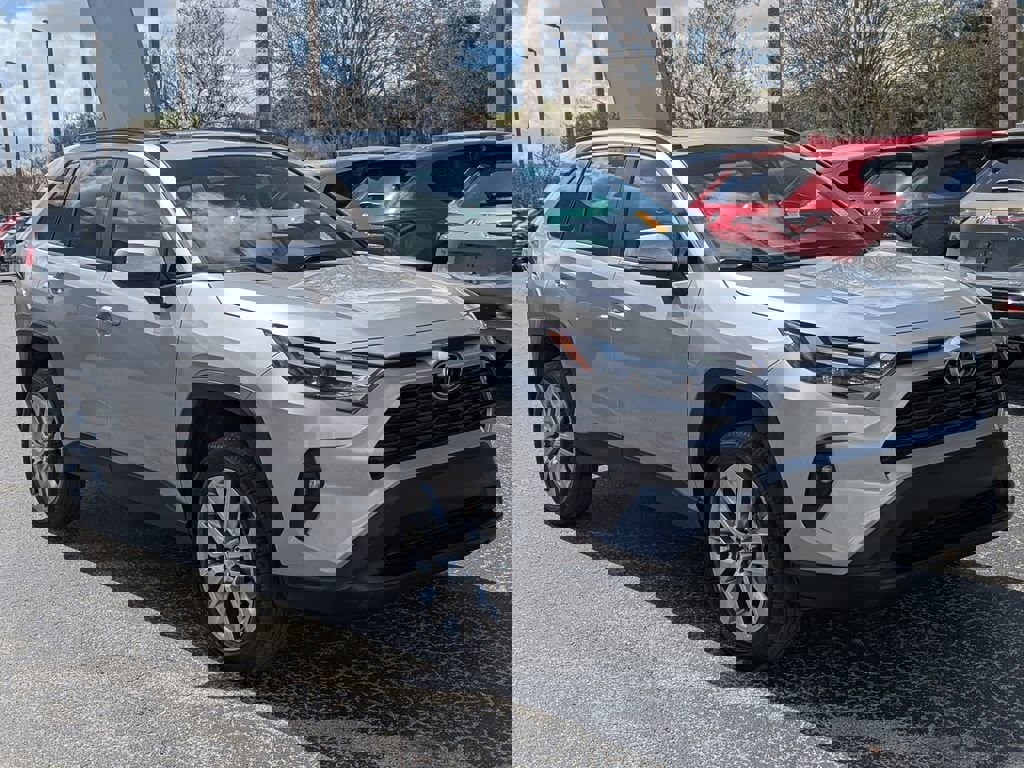 Used 2023 Toyota RAV4 XLE Premium FWD image 2