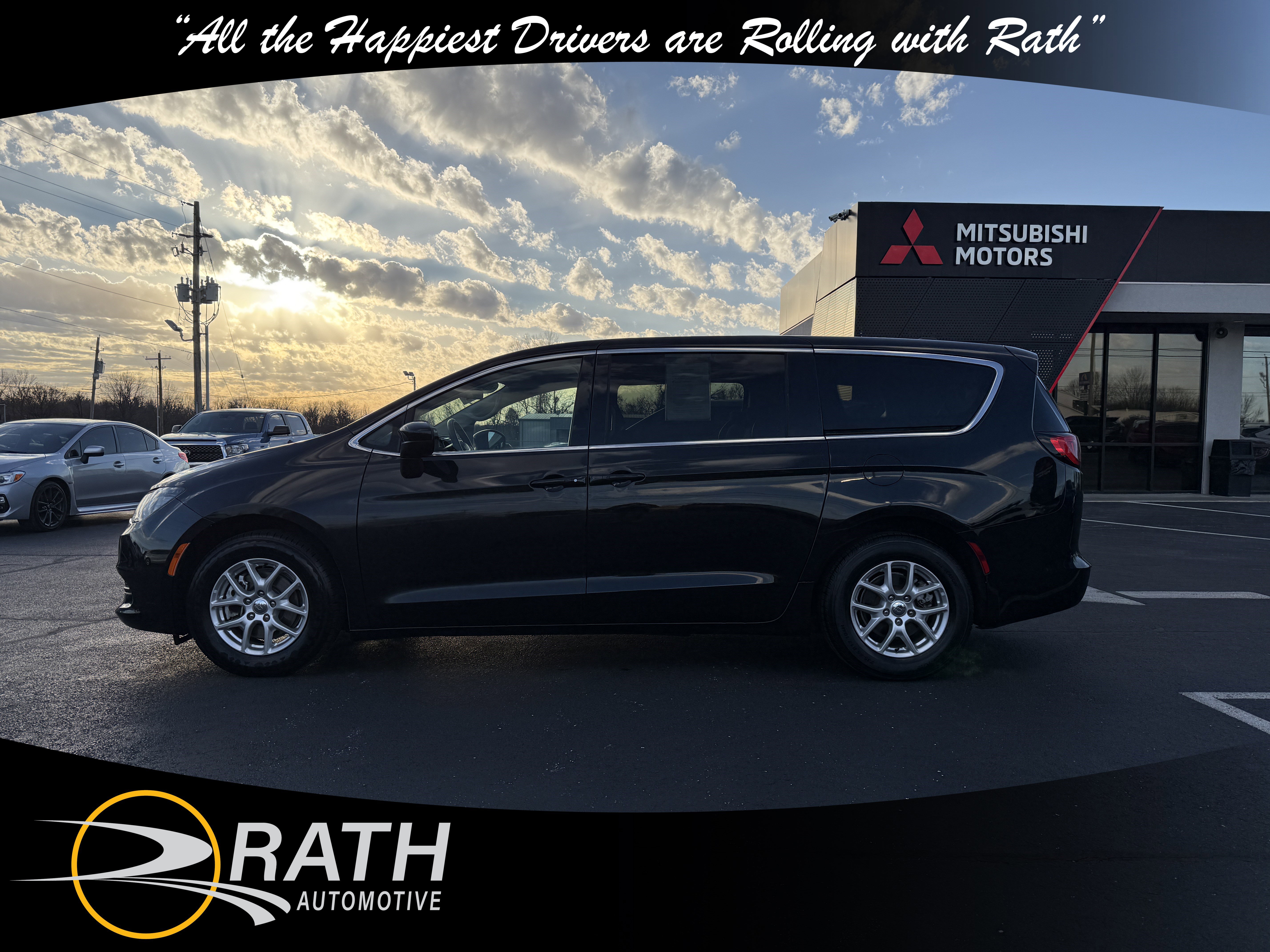 Used 2022 Chrysler Voyager LX image 6