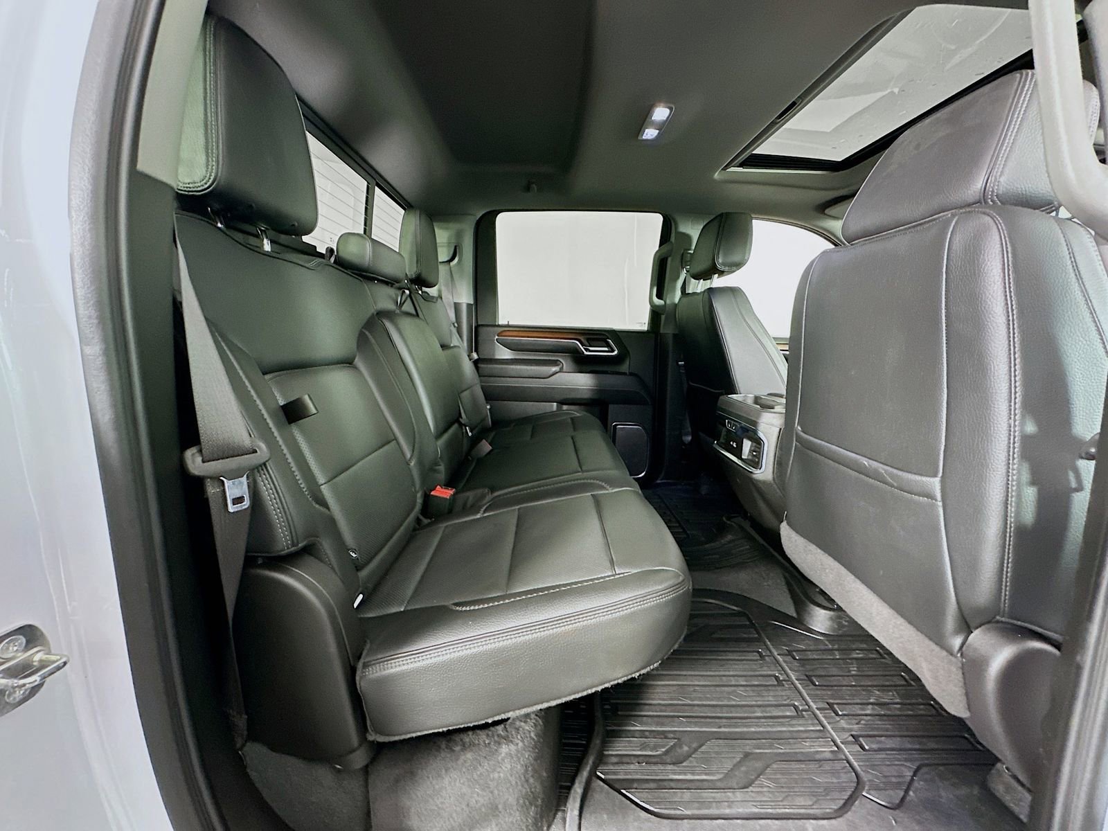 Used 2024 GMC Sierra 3500 Denali image 30