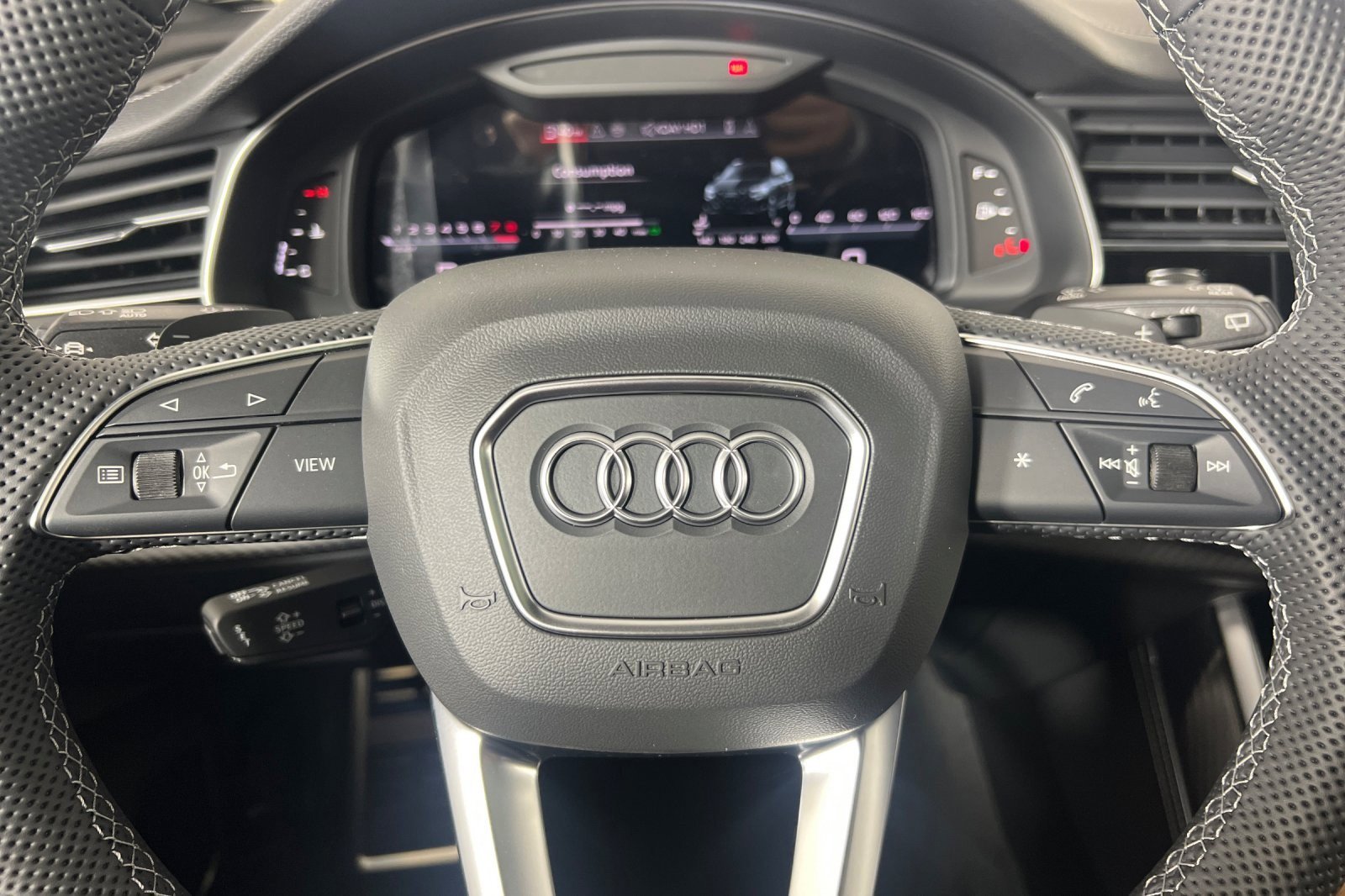 New 2026 Audi SQ7 Premium Plus AWD/4WD image 23