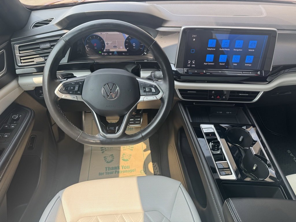 Used 2025 Volkswagen Atlas Cross Sport SEL Premium R-Line image 17