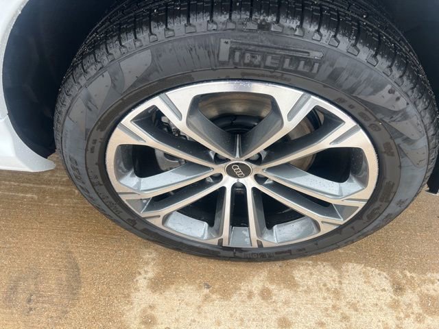 New 2026 Audi Q7 2.0T Premium image 11