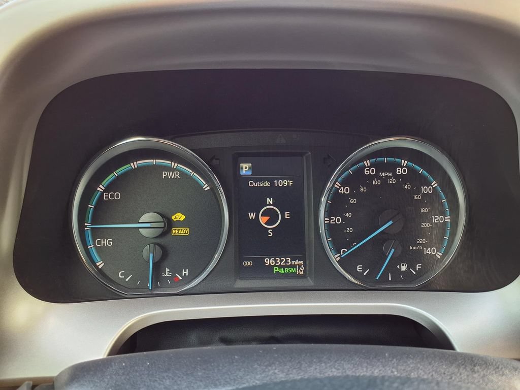 Used 2017 Toyota RAV4 Limited AWD/4WD image 30