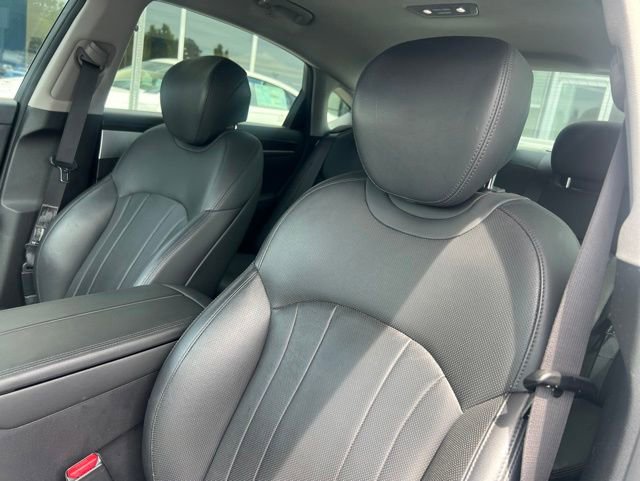 Used 2018 Genesis G80 3.8 RWD image 12