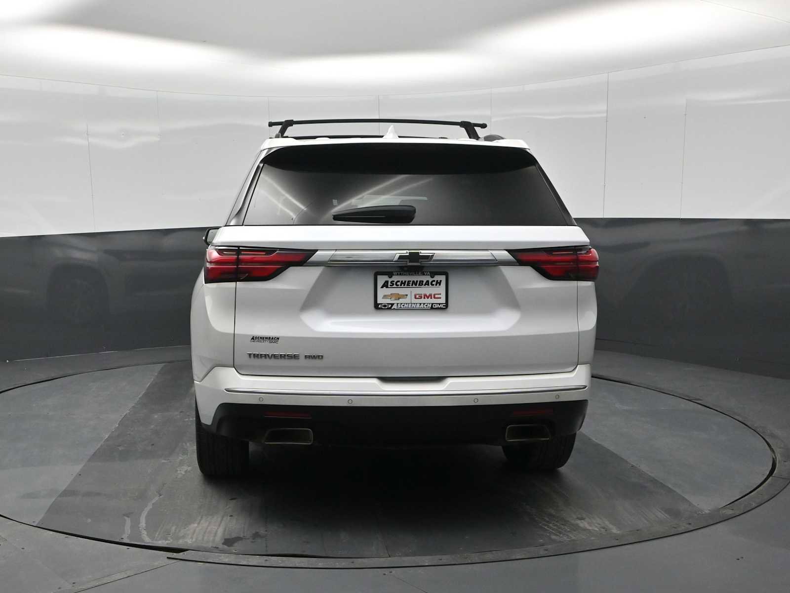 Used 2023 Chevrolet Traverse High Country image 8