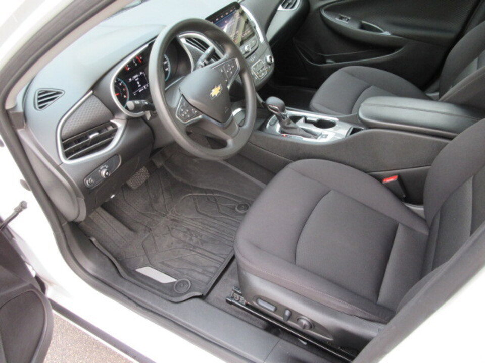 Used 2024 Chevrolet Malibu LT image 9