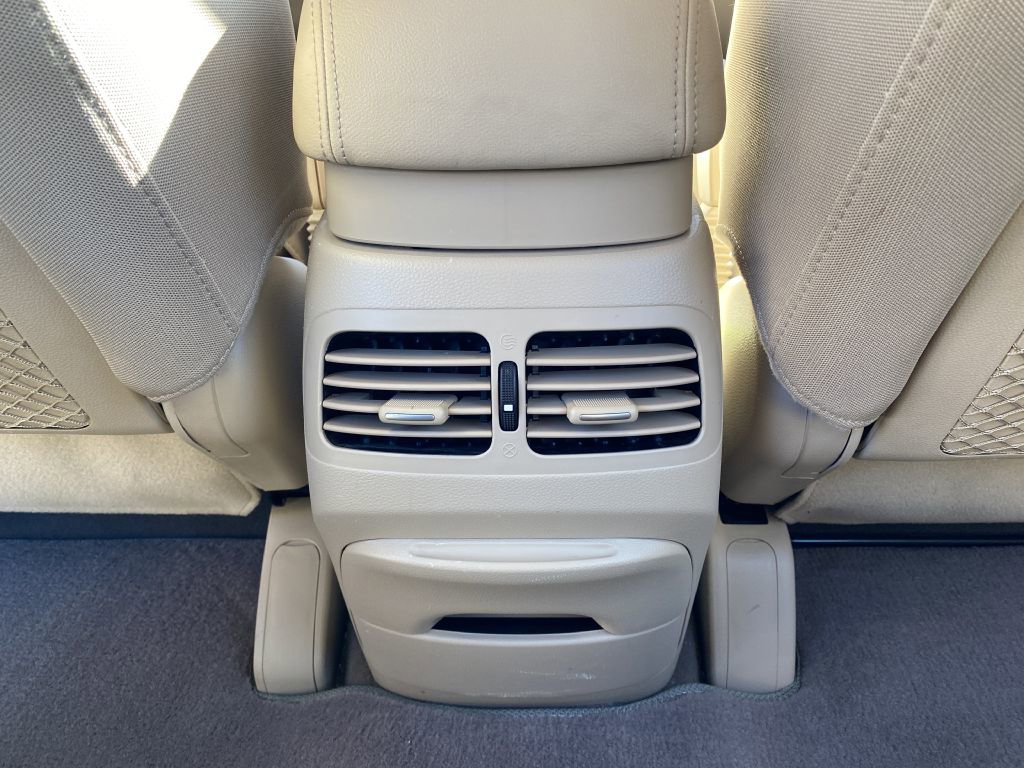 Used 2008 Kia Rondo LX w/ Convenience Pkg image 9